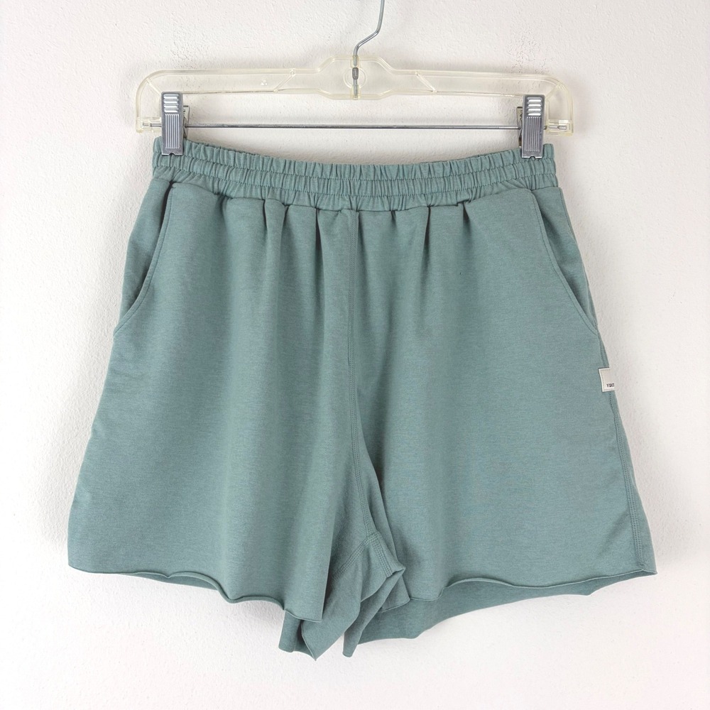 Vuori Halo Essential Shorts Sage Green DreamKnit VW3007 Womens Small